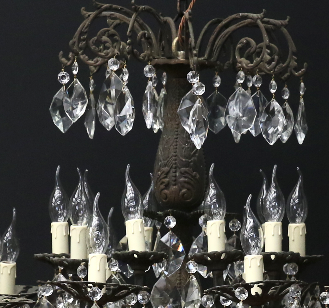 20 Light Chandelier